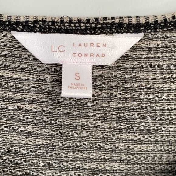 LC Lauren Conrad Cold-Shoulder Ruffle Knit Shift Dress Short Sleeve Scoop Neck - Picture 10 of 15